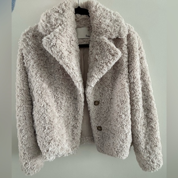 Wilfred Jackets & Blazers - Aritzia Wilfred Cream Fuzzy Teddy Jacket XS